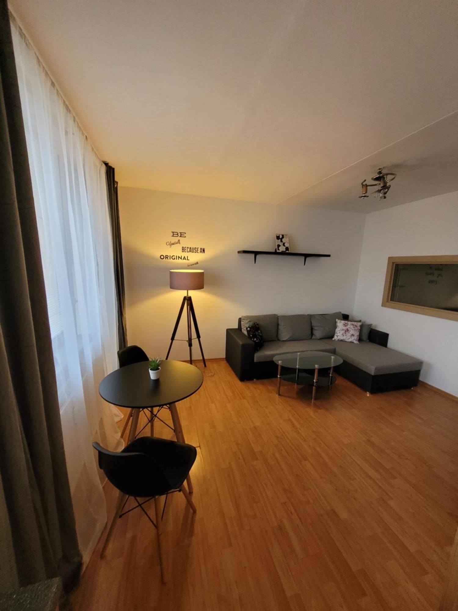 Apartment Next To Steel Arena โกชิเซ ภายนอก รูปภาพ